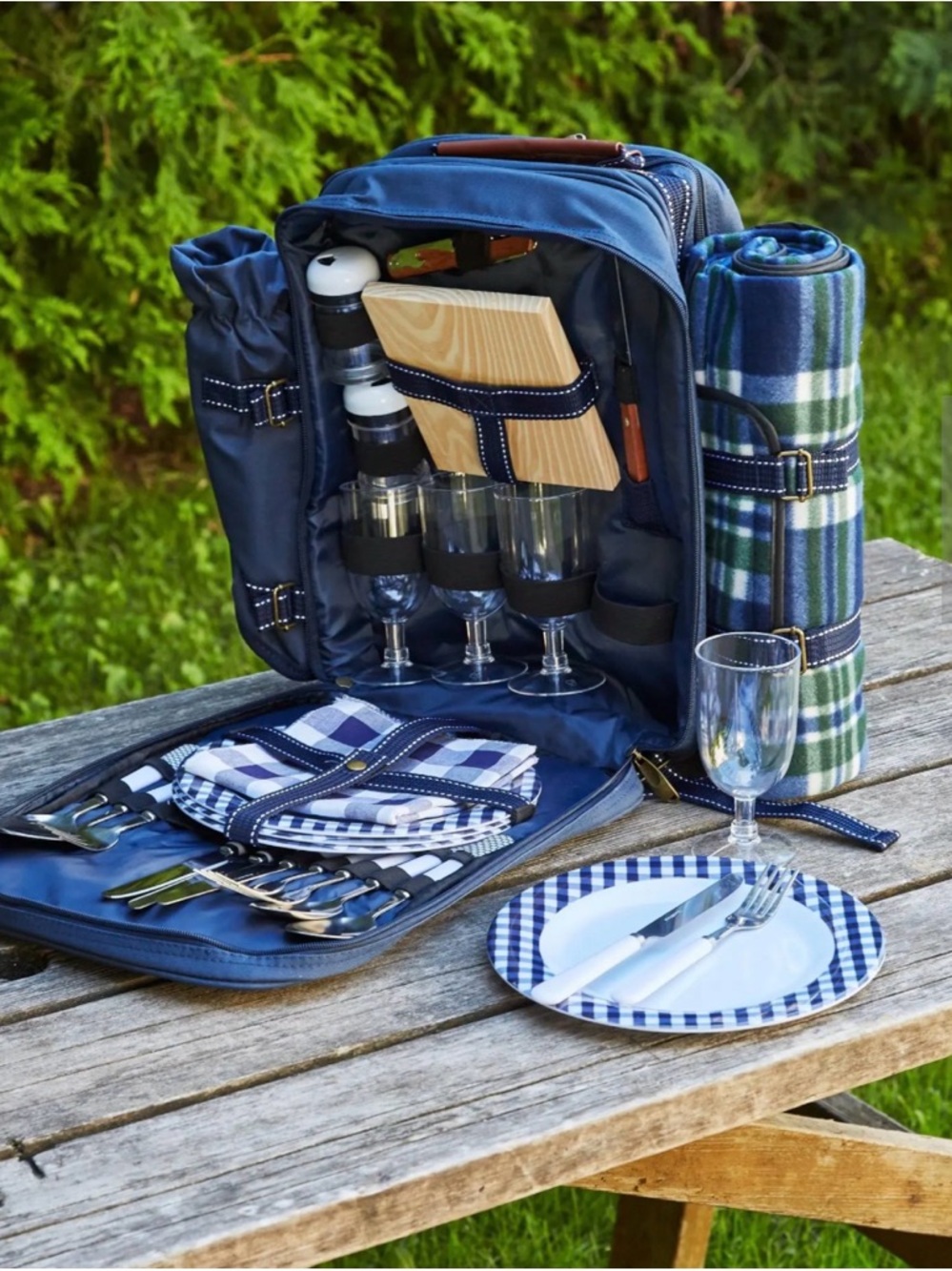Lee Valley Deluxe Picnic Backpack Set with Glasses and Cutlery